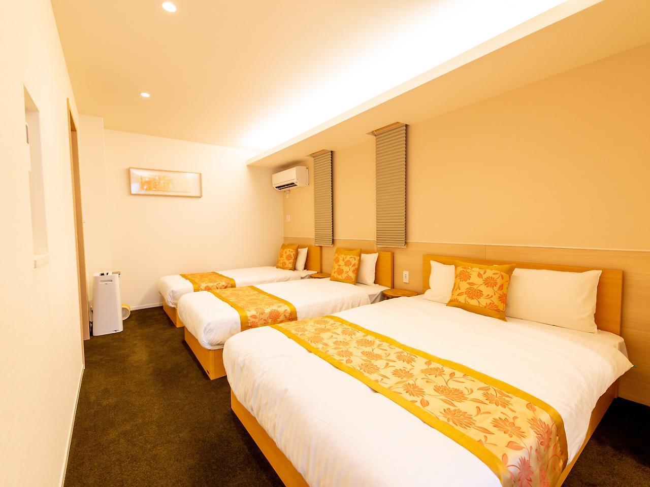 Апарт отель Grand Base Hiroshima Ekimae Экстерьер фото
